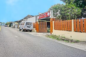 OYO Life 91452 Ngajeng Peken Homestay