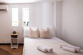 Artsy Nest in Haifa CTR by Sea N' Rent