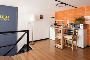 Artsy Nest in Haifa CTR by Sea N' Rent