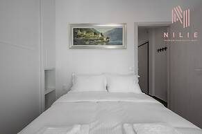 Lusso Bianco Nilie Hospitality MGMT