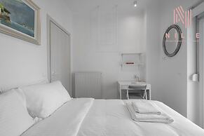 Lusso Bianco Nilie Hospitality MGMT