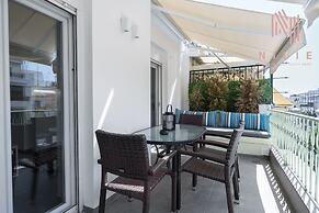 Lusso Bianco Nilie Hospitality MGMT