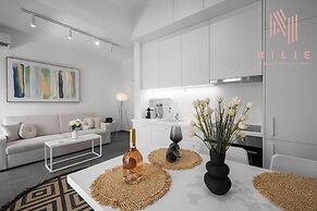 Lusso Bianco Nilie Hospitality MGMT