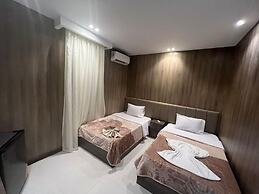 Rotana Palace Suites