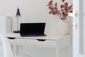 Studio Kasprzaka With Parking by Renters