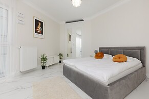 Studio Kasprzaka With Parking by Renters