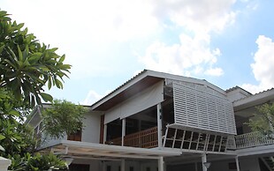 Room-baan Khunphiphit Homestay No3351