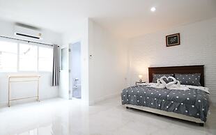 Room-baan Khunphiphit Homestay No3351