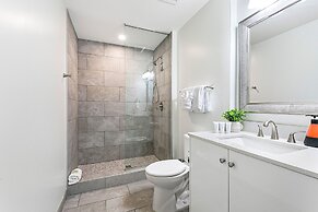 Gorgeous 4BR Condo Steps to FQ