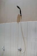 OYO Life 92925 Kost Bu Mala 2 Syariah