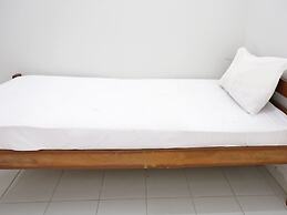 OYO Life 92925 Kost Bu Mala 2 Syariah