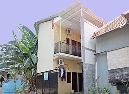 OYO Life 92925 Kost Bu Mala 2 Syariah