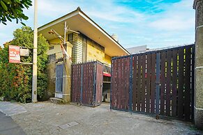 OYO Life 92641 Guest House Palinggihan Ii