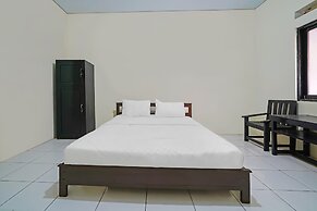 OYO Life 92641 Guest House Palinggihan Ii