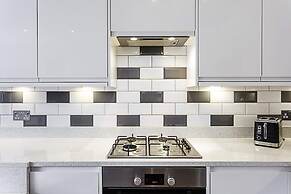 Cozy 2 Bed Apartment in Chiswick