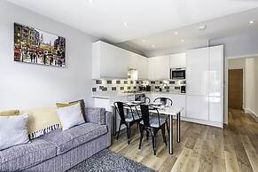 Cozy 2 Bed Apartment in Chiswick