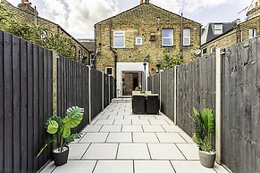 Cozy 2 Bed Apartment in Chiswick