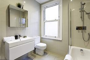 Cozy 2 Bed Apartment in Chiswick