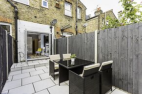 Cozy 2 Bed Apartment in Chiswick