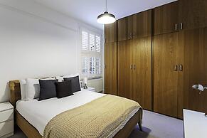 Cozy 2 Bed Apartment in Chiswick