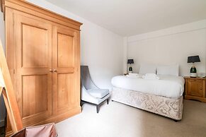 Gorgeous Putney Flat