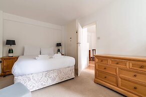 Gorgeous Putney Flat