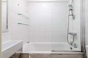 Gorgeous Putney Flat