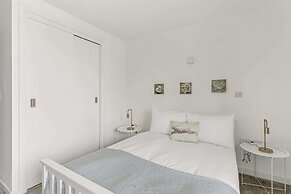 Gorgeous Mile End Flat