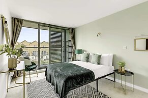 Gorgeous Mile End Flat