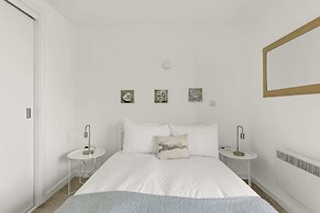 Gorgeous Mile End Flat