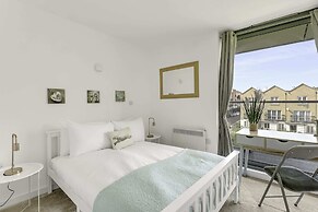 Gorgeous Mile End Flat