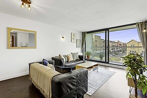 Gorgeous Mile End Flat