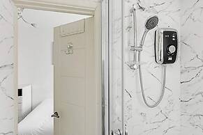 Serene Escape in Covent Garden