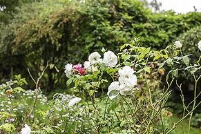 Clapham Charm: 2-bedroom Beauty