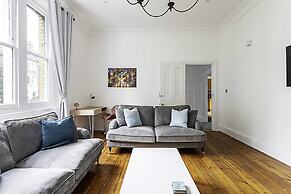 Clapham Charm: 2-bedroom Beauty