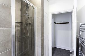 Clapham Charm: 2-bedroom Beauty