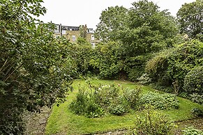 Clapham Charm: 2-bedroom Beauty