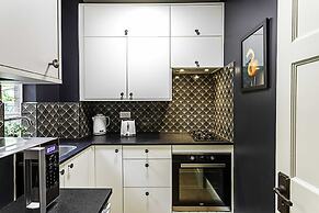 Stylish Highgate Haven Apartment