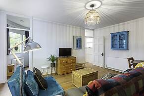 Stylish Highgate Haven Apartment