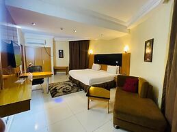 Royal Birds Hotel & Towers