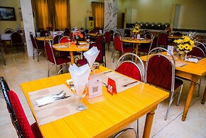 Royal Birds Hotel & Towers