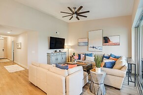 Elegant Naples Condo w/ Golf View & Community Pool