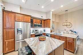 Elegant Naples Condo w/ Golf View & Community Pool