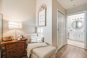 Elegant Naples Condo w/ Golf View & Community Pool