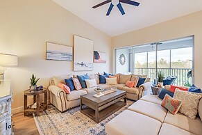 Elegant Naples Condo w/ Golf View & Community Pool