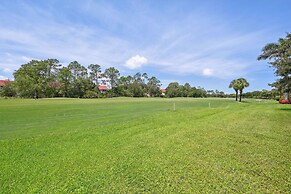 Elegant Naples Condo w/ Golf View & Community Pool