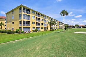 Elegant Naples Condo w/ Golf View & Community Pool