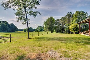 Charming Starkville Vacation Rental ~ 5 Mi to Msu!