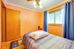 Pet-friendly Waterloo Abode w/ Deck!