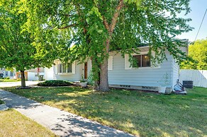 Pet-friendly Waterloo Abode w/ Deck!